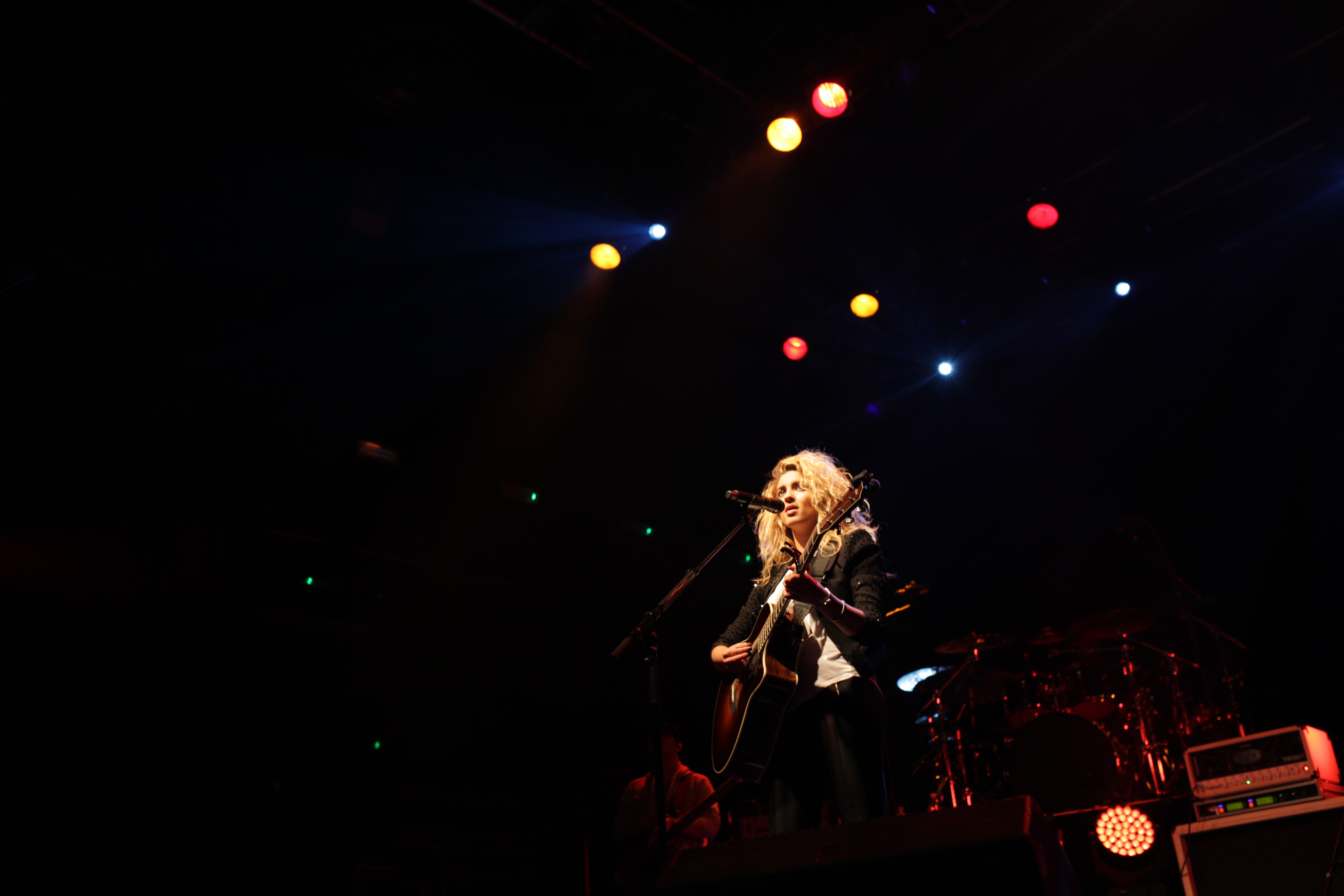 Tori Kelly performing live